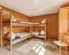 Toàn bộ căn nhà/căn hộ Beautiful Holiday Home In Waffenrod With Sauna (Eisfeld, Đức)