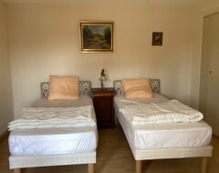 Cijela kuća/apartman Jolie Maison De Vacances En Pierre A 450 M Des Plages (Lampaul-Ploudalmézeau, Francuska)