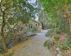 Toàn bộ căn nhà/căn hộ New! Riverfront Cottage In Redwoods W/decks+beach (Ben Lomond, Hoa Kỳ)