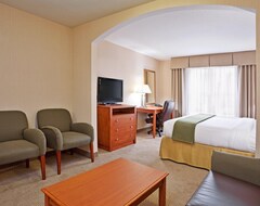Hotel Holiday Inn Express & Suites Howell (Howell, USA)