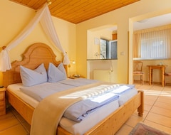 Khách sạn Triple Room - Villa Tummelchen, Hotel-pension Garni (Cochem, Đức)