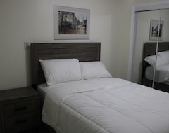 Cijela kuća/apartman Warm And Comfy Basement Apartment With All New Furniture Conveniently (Maple, Kanada)