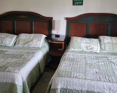 Bed & Breakfast 10th Green Inn (Valley Springs, EE. UU.)
