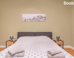 Tüm Ev/Apart Daire Stunning Luxury 3 Bedroom Apt In The Heart Of Town (Sofya, Bulgaristan)