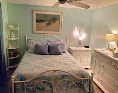 Hotel Private Bedroom And Private Bath (New Port Richey, Sjedinjene Američke Države)