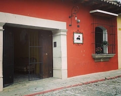Khách sạn Chez Juanca Hotel Cafe (Antigua Guatemala, Guatemala)
