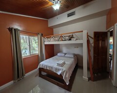 Khách sạn Hotel Cabanas River Park (Omoa, Honduras)