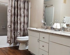 Koko talo/asunto Newly Remodeled 2 Bedroom 1 Bath (Tampa, Amerikan Yhdysvallat)