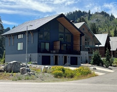 Toàn bộ căn nhà/căn hộ New! Modern Ski-in/ski-out Mountain View Home (Snoqualmie, Hoa Kỳ)
