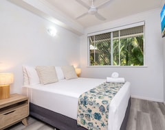 Khách sạn Seascape Holidays - Coral Apartments (Port Douglas, Úc)