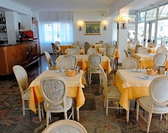 Hotel Capri (Lesa, Italien)