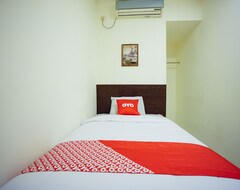 Hotel OYO 1838 COZY Home (Manado, Indonesia)