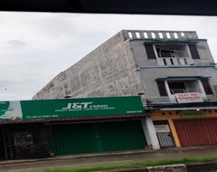 Otel Spot On 93460 Lewi Family Guest House (Medan, Endonezya)