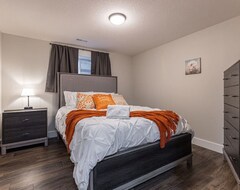 Cijela kuća/apartman 2br Sleeps 6 +wifi+parking+pet (Kitchener, Kanada)