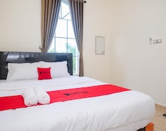 Hotel RedDoorz near Terminal Bus Purwokerto (Purwokerto, Indonezija)