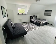 Toàn bộ căn nhà/căn hộ Holiday Room In A Beautiful Residential Area / Single Room For 5 Persons (Mayen, Đức)