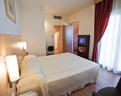 Khách sạn Hotel Rafael (Milan, Ý)