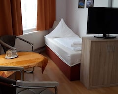Hotel Pension Am Renner (Dresde, Alemania)