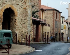 Koko talo/asunto Winemakers Village House (Trouillas, Ranska)