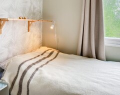 Cijela kuća/apartman 5 Bedroom Accommodation In Kjerstad (Haram, Norveška)