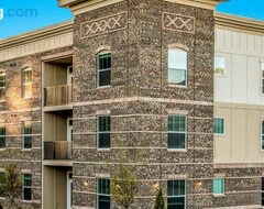 Cijela kuća/apartman Elegant 2br Suite In Downtown Waxhaw W. Pool (Waxhaw, Sjedinjene Američke Države)