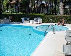 Khách sạn Hotel Bella Venezia Mare (Lignano Pineta, Ý)
