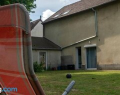Cijela kuća/apartman Maison Chaleureuse Avec Jardin Et Parking (Troissereux, Francuska)