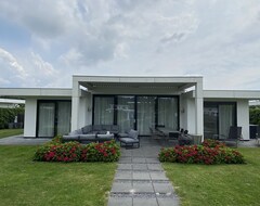 Cijela kuća/apartman Pleasant Villa In Harderwijk With Fenced Garden And Jetty (Zeewolde, Nizozemska)