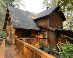 Toàn bộ căn nhà/căn hộ Riverfront House On Rogue River, Near Swimming, Boating And Hiking (Merlin, Hoa Kỳ)