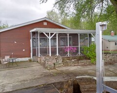 Toàn bộ căn nhà/căn hộ Townhouse On The Saint Lawrence River 10 Ft From Water (Ogdensburg, Hoa Kỳ)