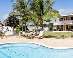 Khách sạn MoonRaker Beach (Oistins, Barbados)