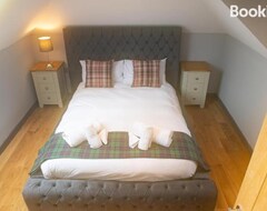 Koko talo/asunto Luxury 4 Bedroom Cottage With Stunning Views Near Fairy Pools! (Carbost, Iso-Britannia)