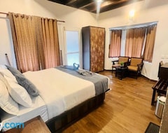Khách sạn Raarees Resort (Munnar, Ấn Độ)