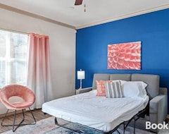 Casa/apartamento entero Heirs Ventures: Fantasy . Near Dt . Wifi . King Bed . W/d . 55 Tv (Oklahoma, EE. UU.)