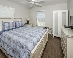 New Hotel Collection Beachside (Indian Shores, USA)