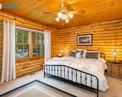 Toàn bộ căn nhà/căn hộ Log Cabin With Hot Tub On Wenatchee River (Leavenworth, Hoa Kỳ)