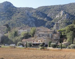 Casa/apartamento entero A Piece Of Heaven In Provence Located In A Part Of The House (Maubec, Francia)