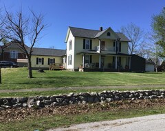 Entire House / Apartment Stormfield West Country Charm Nestled In Perry Mo, 3 Miles From Mark Twain Lake (Perry, USA)