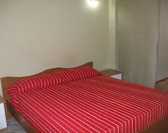 Koko talo/asunto One Bedroom Apartment In Central Location (Messina, Italia)