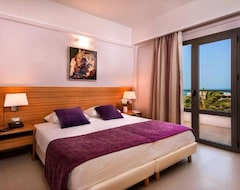 Khách sạn Hotel Porto Platanias Village Resort (Platanias Chania, Hy Lạp)