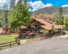 Entire House / Apartment New! Spacious Mountain Lodge On Apple Orchard (North Fork, USA)