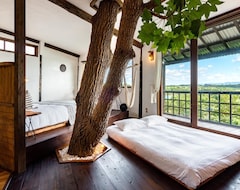 Tree-house Hotel Morinosubako (Okinawa, Japan)