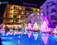 Hotel Regina Palm Resort (Vlore, Albanija)