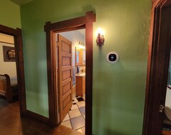 Cijela kuća/apartman Cozy Craftsman, Centrally Located, W/wood Stove & Hot Tub! (Seattle, Sjedinjene Američke Države)