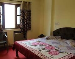 Khách sạn Adarsh Palace (Udaipur, Ấn Độ)