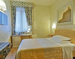 Hotel Alba Palace (Florence, Italy)