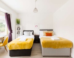 Toàn bộ căn nhà/căn hộ Spacious 6 Bedroom House For 16 Guests In Pershore Road (West Malling, Vương quốc Anh)