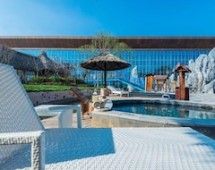 Entire House / Apartment Four Seasons Guizhou · Mountain Hot Springs Water World Hotel (Qingzhen, China)