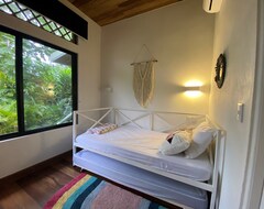 Toàn bộ căn nhà/căn hộ 2 Bedroom Jungle Bungalow With Small Pool And Garden (Limón, Costa Rica)