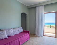 Hotel Iris Rooms and Apartments (Paleochora, Greece)